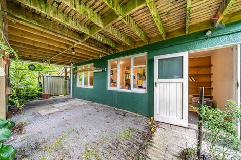 Photo of property in 176 Normandale Road, Normandale, Lower Hutt, 5010