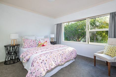 Photo of property in 1 Red Bluff Rise, Campbells Bay, Auckland, 0630