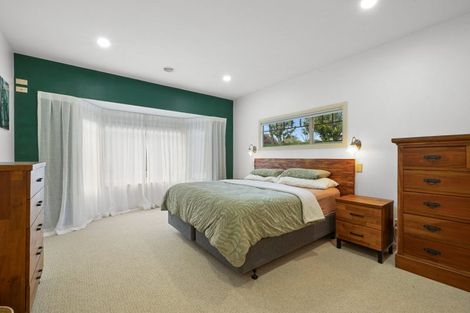 Photo of property in 26 Shelter Grove, Frankleigh Park, New Plymouth, 4310