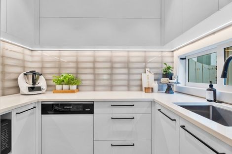 Photo of property in 84 Marsden Avenue, Mount Eden, Auckland, 1024