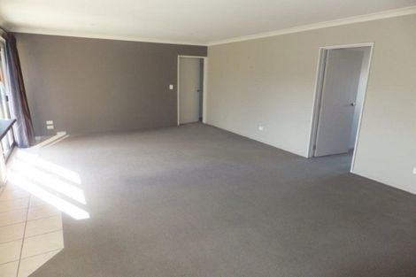 Photo of property in 83 Saint James Drive, Huntington, Hamilton, 3210