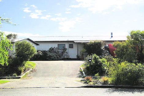 Photo of property in 16 Moreland Place, Mapua, 7005