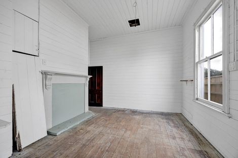 Photo of property in 15 Cornwall Street, Eltham, 4322