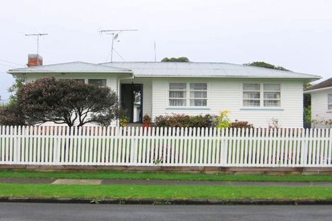Photo of property in 64 Tiraumea Drive, Pakuranga, Auckland, 2010