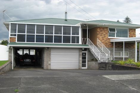 Photo of property in 12 Shortt Avenue, Mangere Bridge, Auckland, 2022