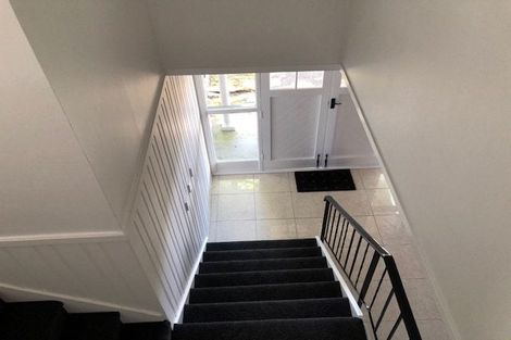 Photo of property in 82 Exmouth Road, Northcote, Auckland, 0627