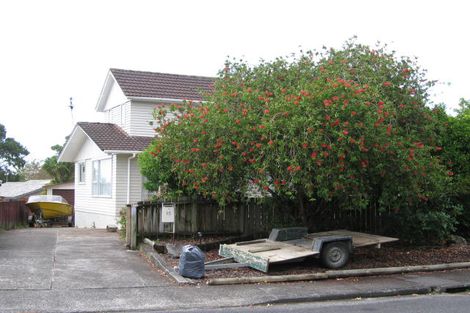 Photo of property in 15 Lydford Place, Glendene, Auckland, 0602