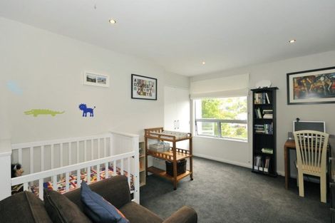 Photo of property in 21 Kopiko Way, Brooklyn, Wellington, 6021