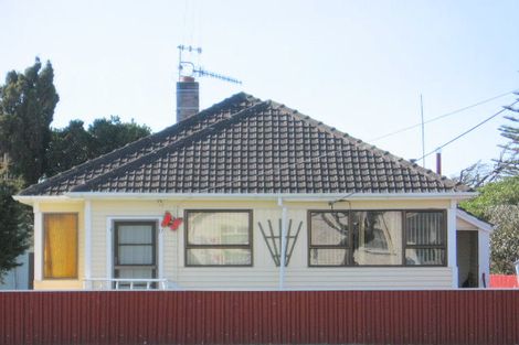 Photo of property in 17 Avenue Road, Foxton, 4814