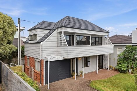 Photo of property in 2/13 Saltburn Road, Milford, Auckland, 0620