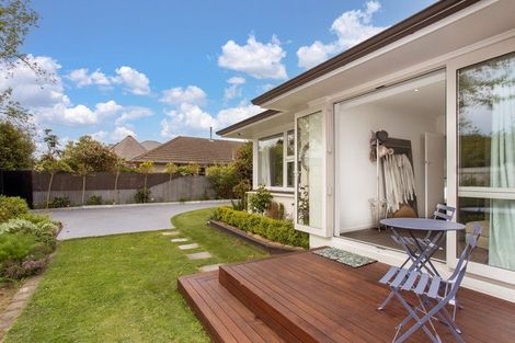 Photo of property in 70 Grahams Road, Burnside, Christchurch, 8041