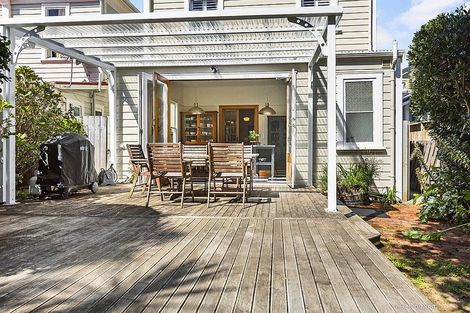 Photo of property in 164 Tasman Street, Mount Cook, Wellington, 6021