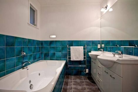 Photo of property in 15a Sycamore Drive, Sunnynook, Auckland, 0620