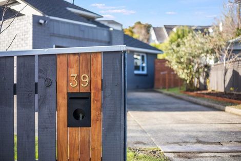 Photo of property in 39 Whitemans Road, Silverstream, Upper Hutt, 5019