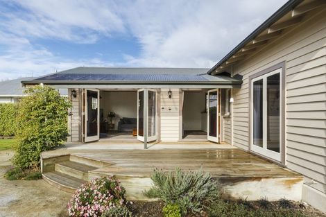 Photo of property in 137 Cook Street, West End, Palmerston North, 4410