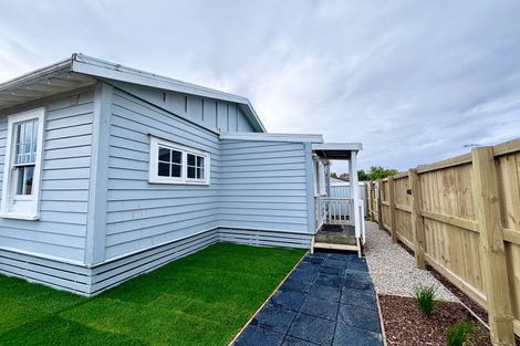 Photo of property in 5 Moa Crescent, Frankton, Hamilton, 3204