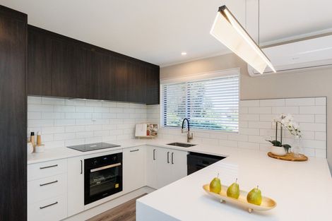 Photo of property in 12 Aspen Way, Kelvin Grove, Palmerston North, 4414