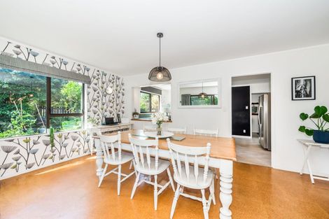 Photo of property in 10 Kanawa Street, Waikanae, 5036