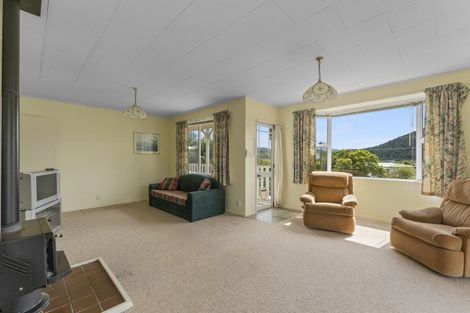 Photo of property in 12 Moana View Road, Waikawa, Picton, 7220