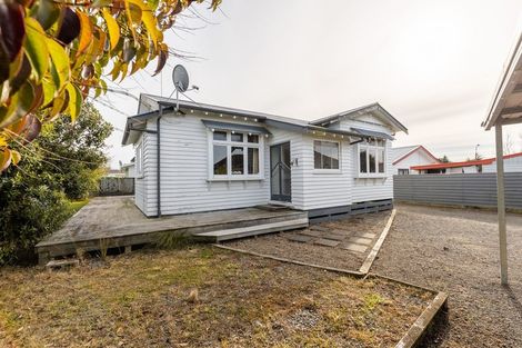 Photo of property in 25 Tiller Close, Kelvin Grove, Palmerston North, 4414