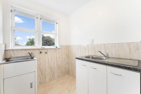 Photo of property in 128 Cobham Crescent, Kelston, Auckland, 0602