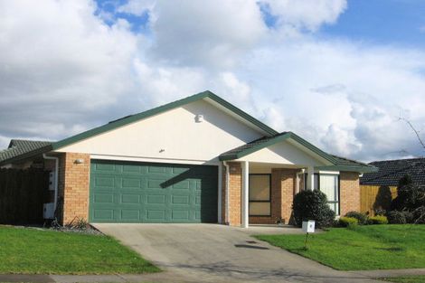 Photo of property in 4 Newry Close, East Tamaki Heights, Auckland, 2016