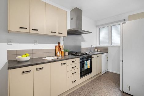 Photo of property in 37 Black Rock Road, Newlands, Wellington, 6037