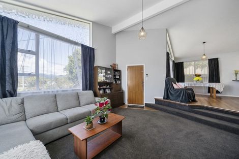 Photo of property in 5 Walton Road, Paraparaumu Beach, Paraparaumu, 5032