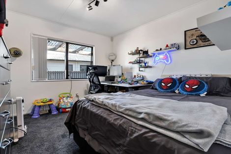 Photo of property in 12 Kentucky Crescent, Nawton, Hamilton, 3200