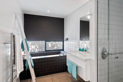 Photo of property in 2a Avery Place, Redcliffs, Christchurch, 8081