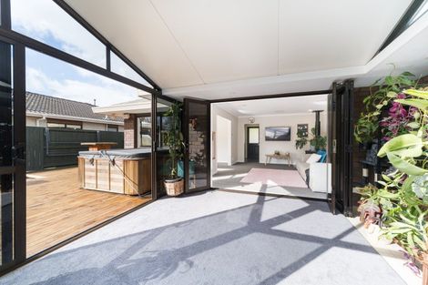 Photo of property in 108 John F Kennedy Drive, Milson, Palmerston North, 4414