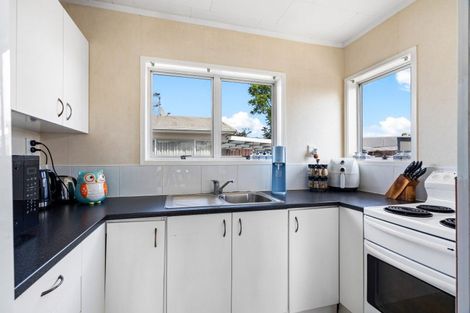 Photo of property in 1/41 Lyttelton Crescent, Tamatea, Napier, 4112