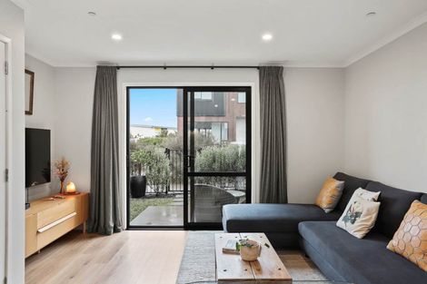Photo of property in 6 Honowai Street, Kumeu, 0810