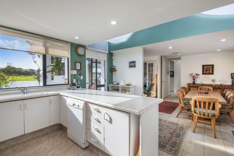 Photo of property in 2/72 Wairoa Road, Narrow Neck, Auckland, 0624