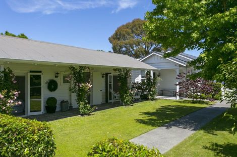 Photo of property in 24 Mahuta Road, Waitahanui, Taupo, 3378