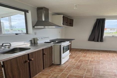 Photo of property in 24 Raupo Street, Castlecliff, Whanganui, 4501