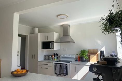 Photo of property in 1/20 Doris Gordon Crescent, Crofton Downs, Wellington, 6035