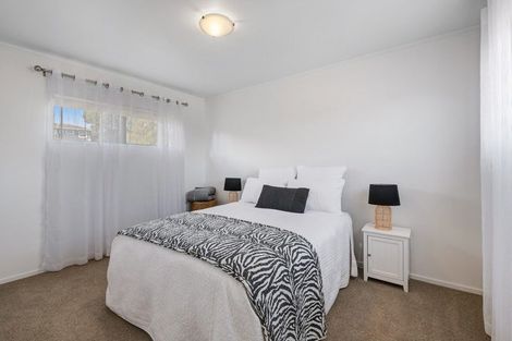 Photo of property in 2/12 Sundown Avenue, Manly, Whangaparaoa, 0930