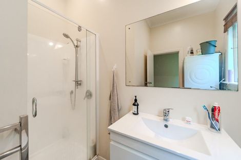 Photo of property in 1/126 The Parade, Island Bay, Wellington, 6023