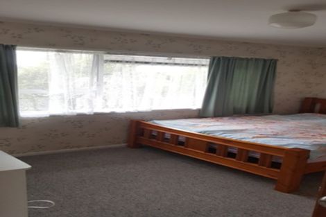 Photo of property in 2/5 Tirimoana Road, Te Atatu South, Auckland, 0602