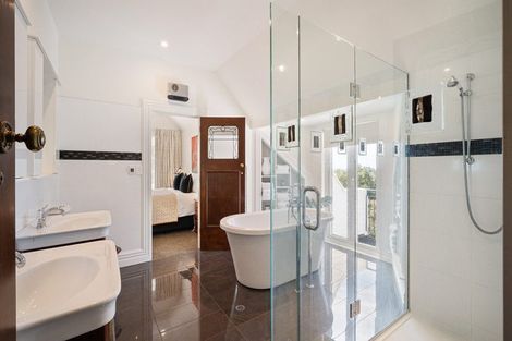 Photo of property in 5 Macmillan Avenue, Cashmere, Christchurch, 8022