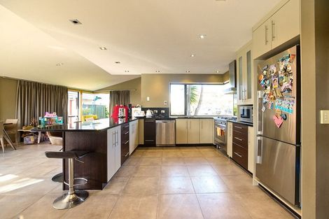 Photo of property in 17 Fernloche Place, Flat Bush, Auckland, 2016