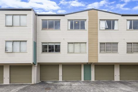 Photo of property in The Haven, 12/120 Beach Haven Road, Beach Haven, Auckland, 0626