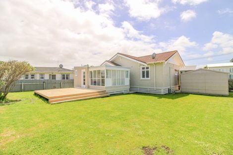 Photo of property in 1a Aotea Street, Castlecliff, Whanganui, 4501