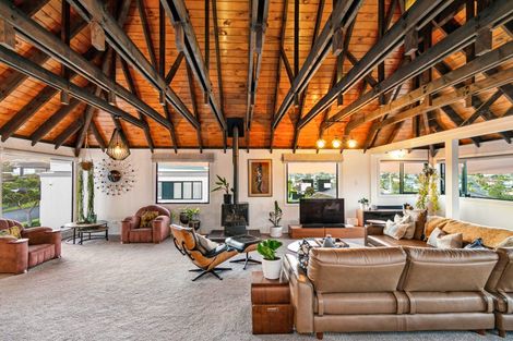 Photo of property in 9 Scarboro Terrace, Murrays Bay, Auckland, 0630