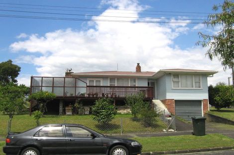 Photo of property in 21 Maui Pomare Street, Blockhouse Bay, Auckland, 0600