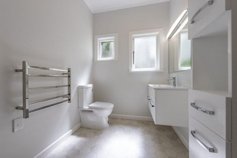 Photo of property in 1/18 Ponsonby Road, Karori, Wellington, 6012