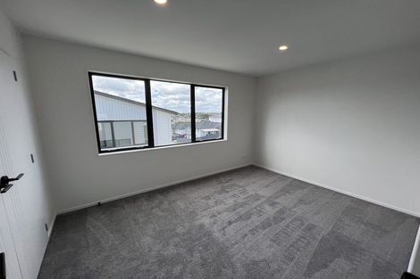 Photo of property in 38a Mcwhirters Farm Lane, Massey, Auckland, 0614