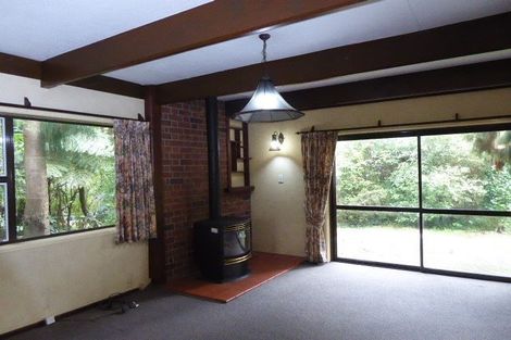 Photo of property in 48 Blue Mountains Road, Pinehaven, Upper Hutt, 5019