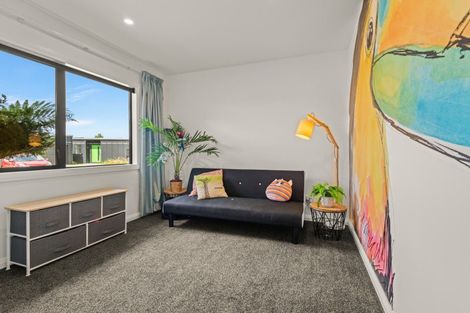 Photo of property in 6 Stratford Court, Fitzherbert, Palmerston North, 4410